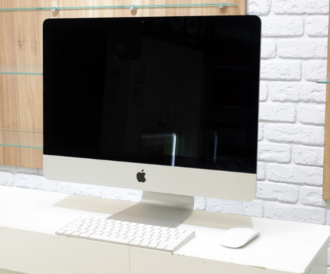 Apple iMac 21,5" cu ecran Retina 4K 2017 (MNE02) folosit 4,5/5