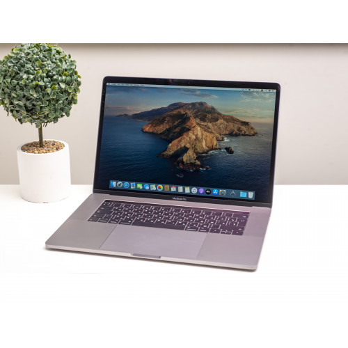 Utilizat Apple MacBook Pro 15 Gri spațial 2016 (MLH52)