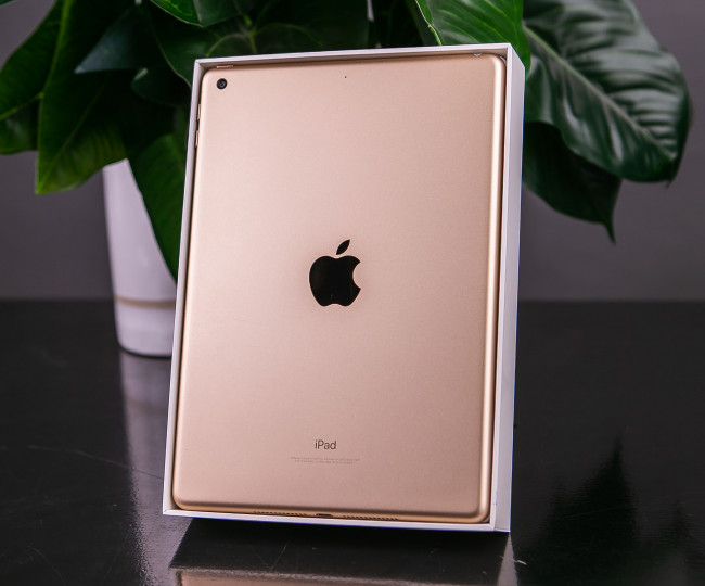 iPad 9.7' (2017) Wi-Fi, 128gb, Gold б/у