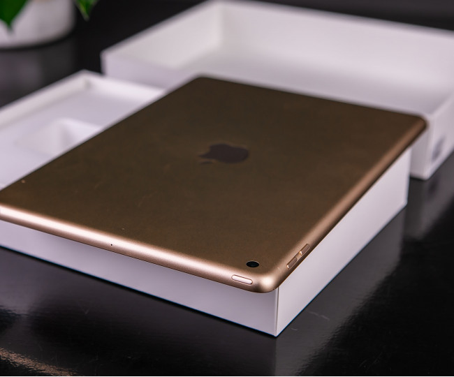 iPad 9.7' (2017) Wi-Fi, 128gb, Gold б/у