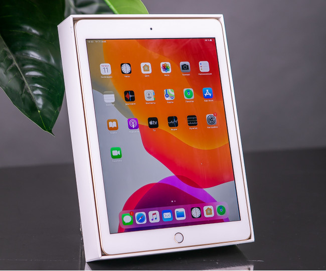 iPad 9.7' (2017) Wi-Fi, 128gb, Gold б/у