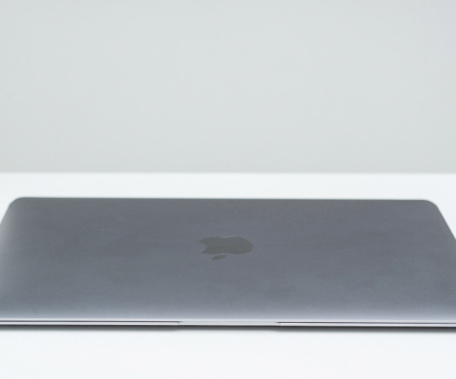 Utilizat Apple MacBook 12 Space Grey 2015 (MJY42)