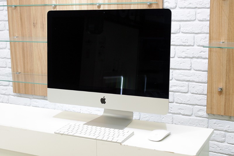 Apple iMac 21,5" cu ecran Retina 4K 2017 (MNE02) folosit 4,5/5