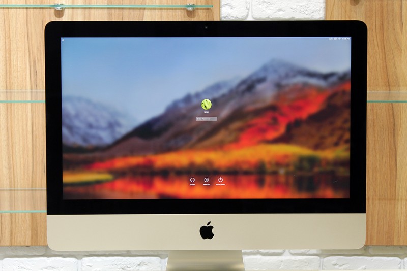 Apple iMac 21,5" cu ecran Retina 4K 2017 (MNE02) folosit 4,5/5
