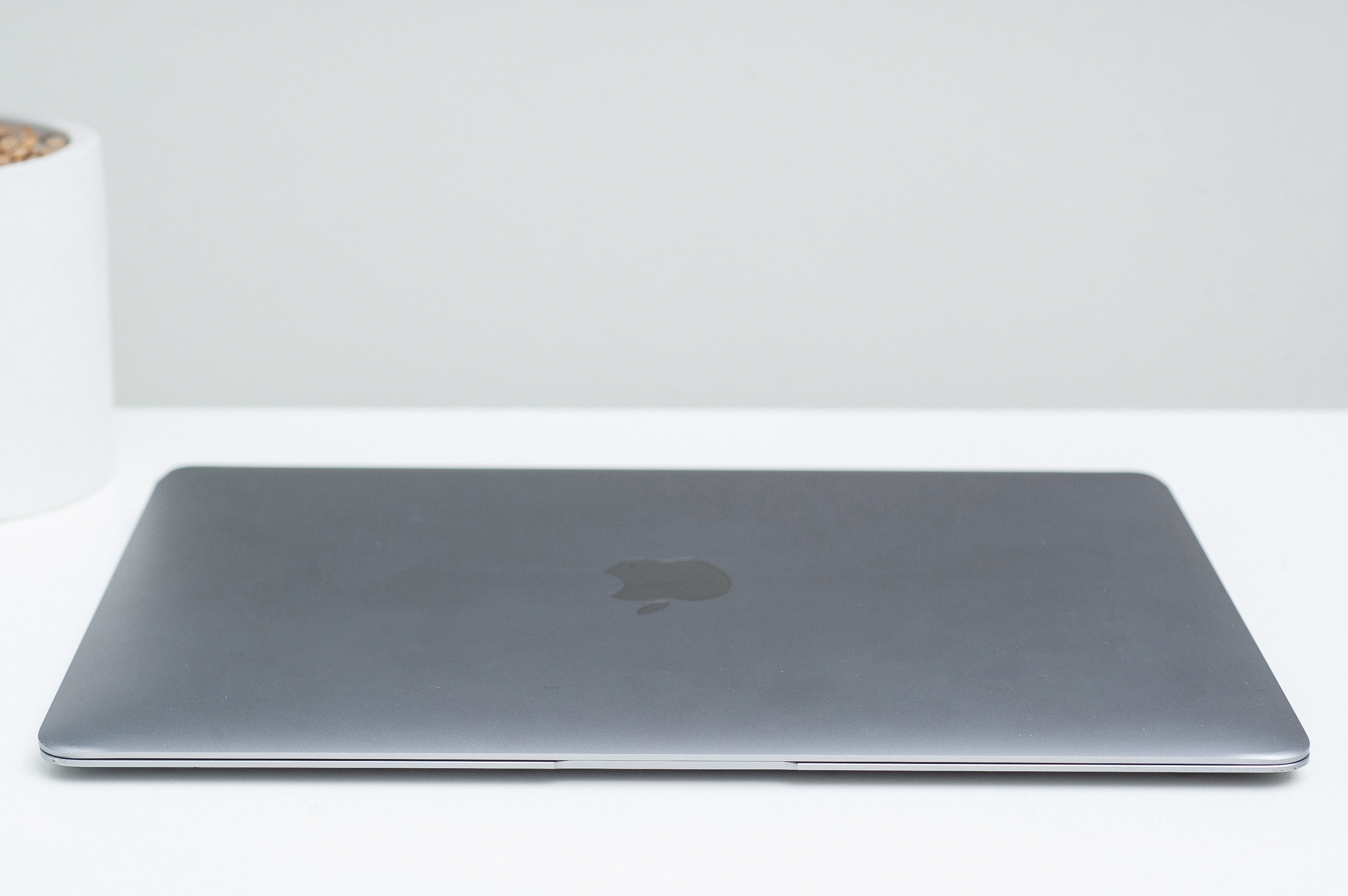 Utilizat Apple MacBook 12 Space Grey 2015 (MJY32)