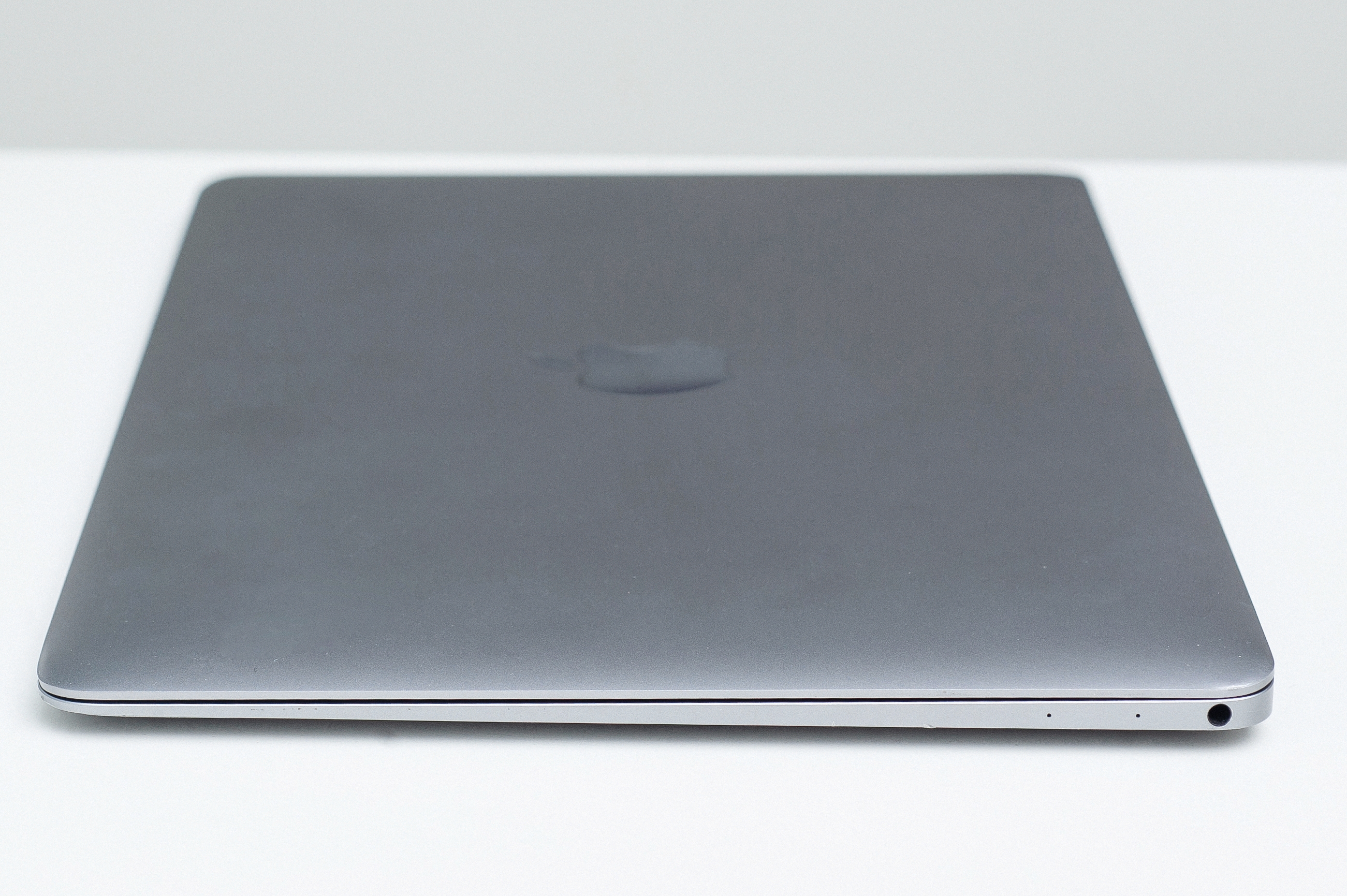 Utilizat Apple MacBook 12 Space Grey 2015 (MJY32)