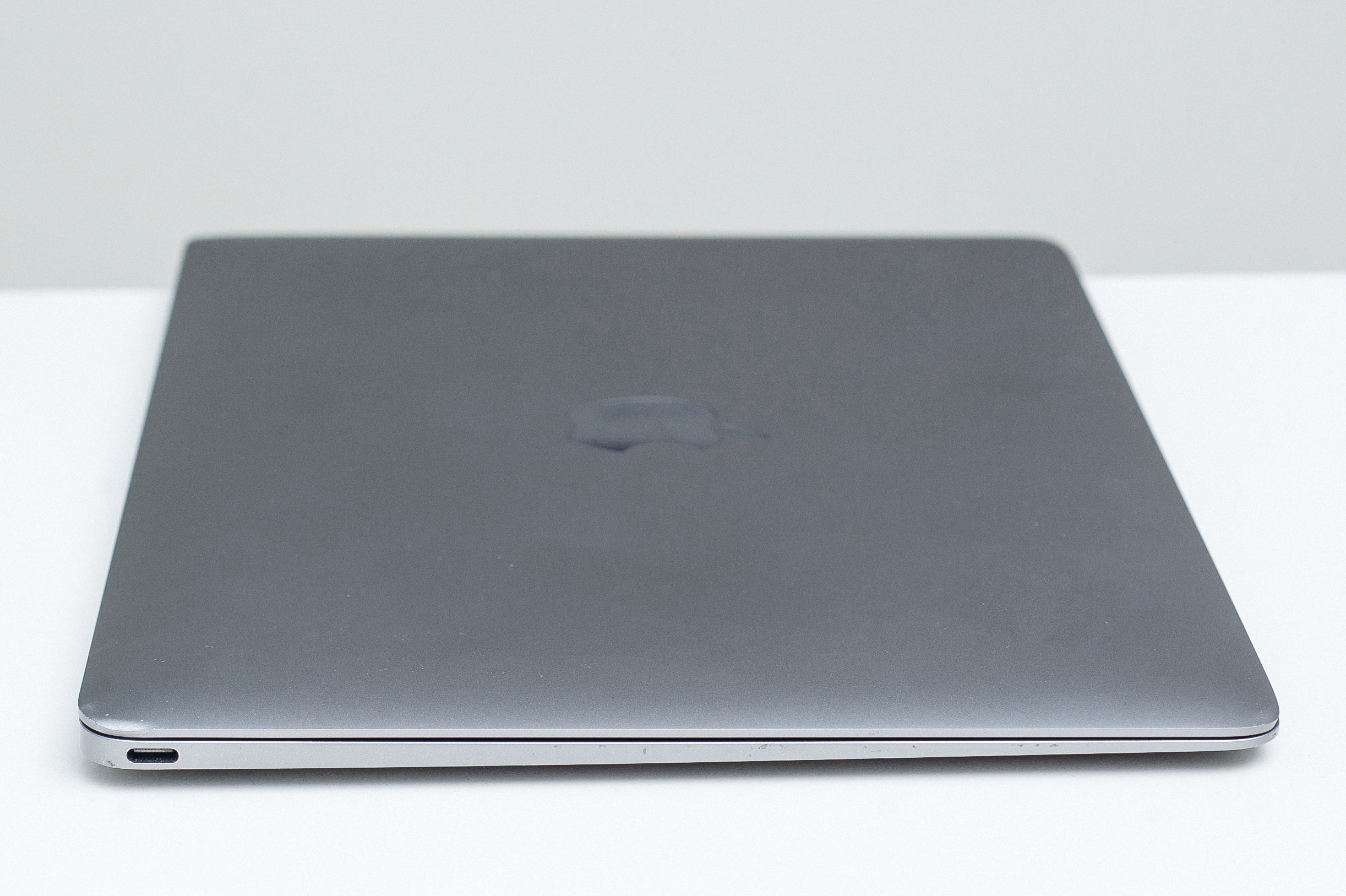 Utilizat Apple MacBook 12 Space Grey 2015 (MJY32)
